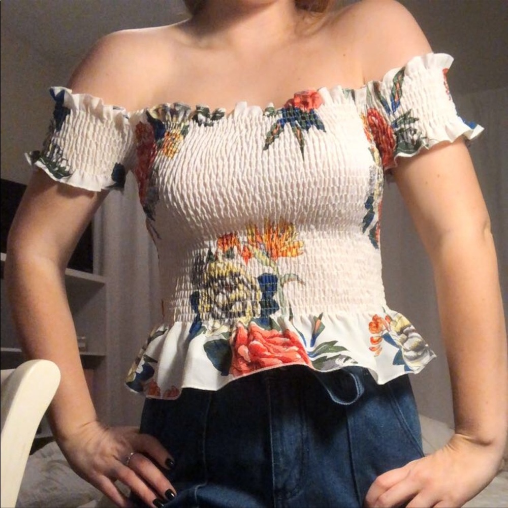 *NWT* Zaful Floral Smocked off shoulder top